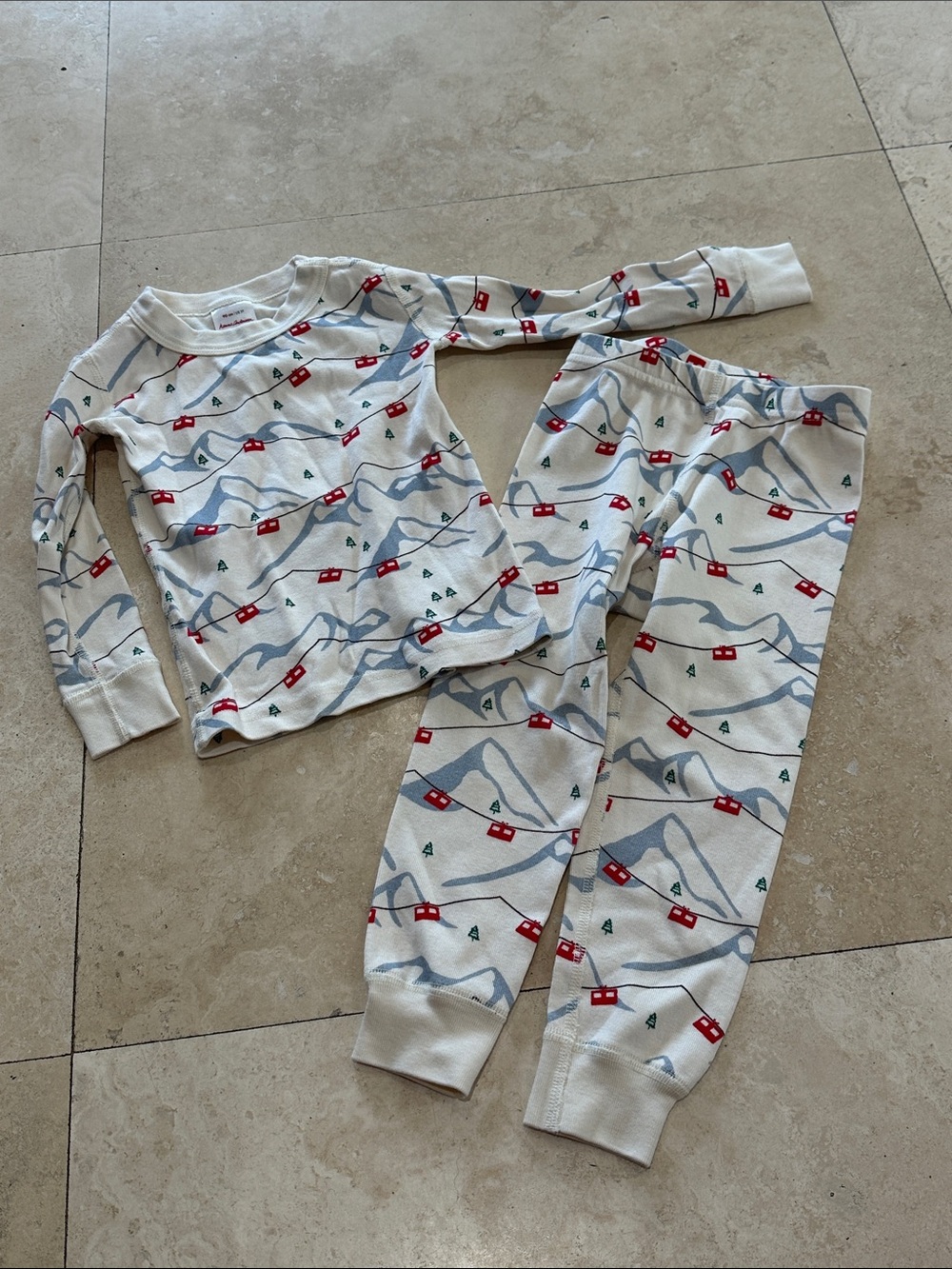 Hanna Andersson Cream Mountain-Print Pajama Set with Red Cabin Accents